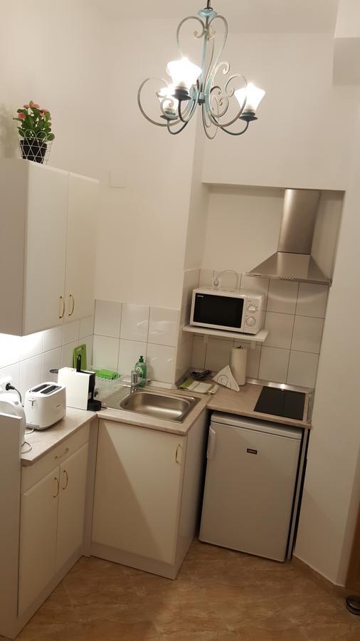 Authentic Akacfa Apartment Budapest Bagian luar foto
