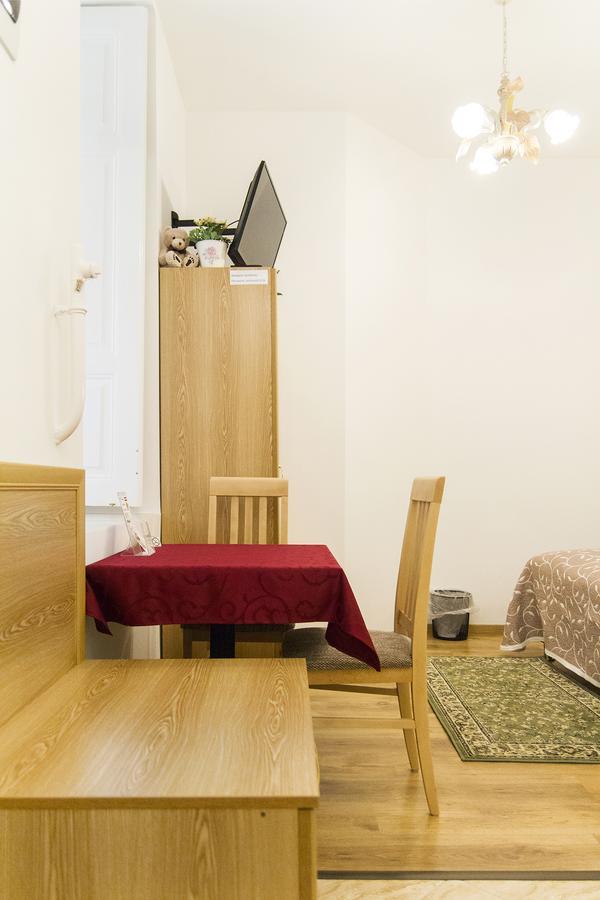 Authentic Akacfa Apartment Budapest Bagian luar foto