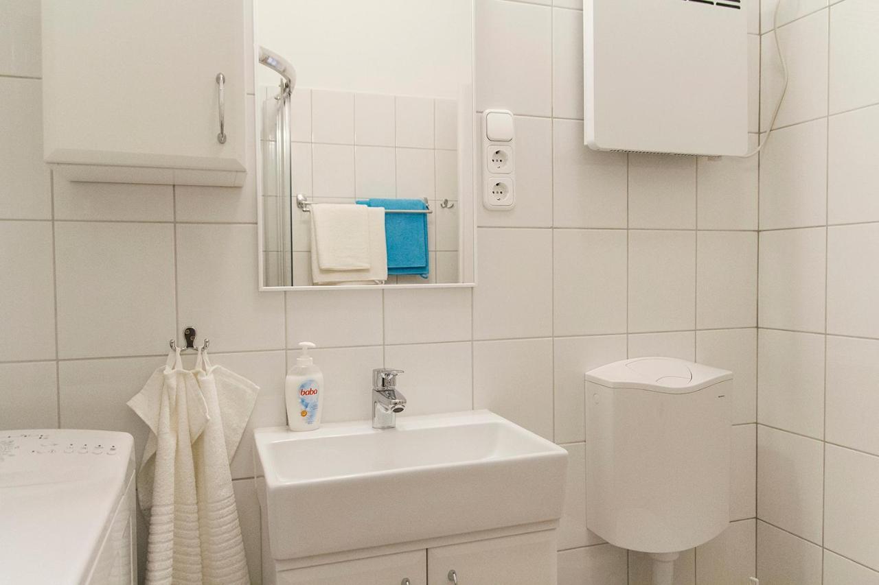 Authentic Akacfa Apartment Budapest Bagian luar foto